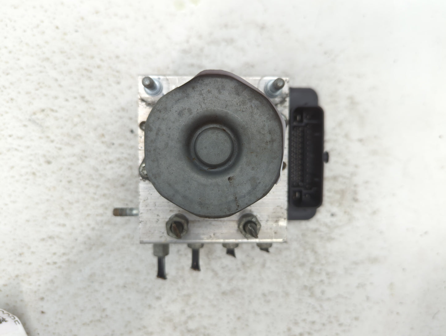 2015-2016 Honda Cr-V ABS Pump Control Module Replacement Fits Fits 2015 2016 OEM Used Auto Parts - Oemusedautoparts1.com