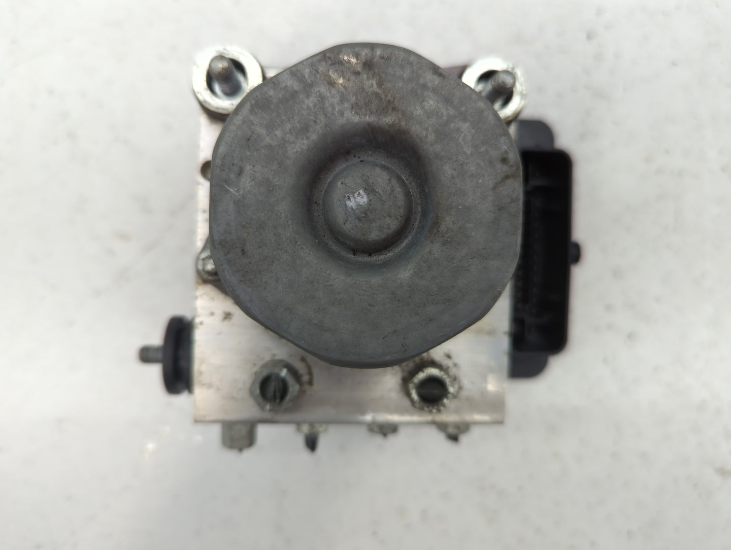 2015-2016 Honda Cr-V ABS Pump Control Module Replacement P/N:57110-T1W-A140-M1 Fits Fits 2015 2016 OEM Used Auto Parts - Oem