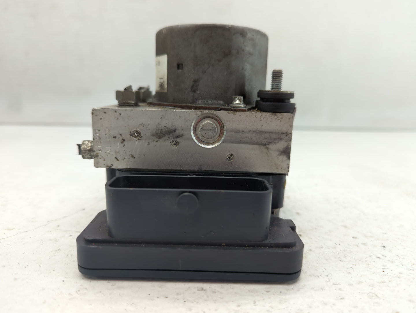 2015-2016 Honda Cr-V ABS Pump Control Module Replacement P/N:57110-T1W-A140-M1 Fits Fits 2015 2016 OEM Used Auto Parts - Oem
