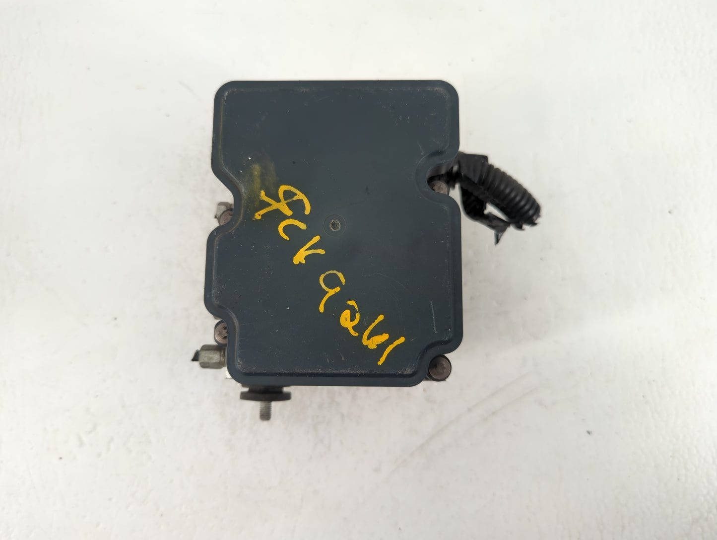 2015-2016 Honda Cr-V ABS Pump Control Module Replacement P/N:57110-T4X-A030-M1 Fits Fits 2015 2016 OEM Used Auto Parts - Oem
