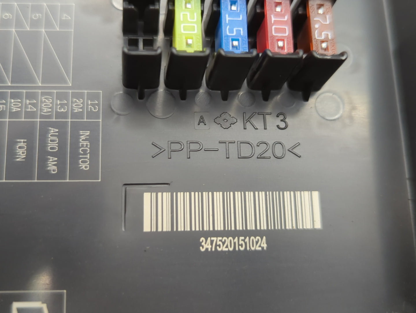 2015-2016 Honda Cr-V Fusebox Fuse Box Panel Relay Module P/N:PP-TD20 347520151024 Fits Fits 2015 2016 OEM Used Auto Parts - 