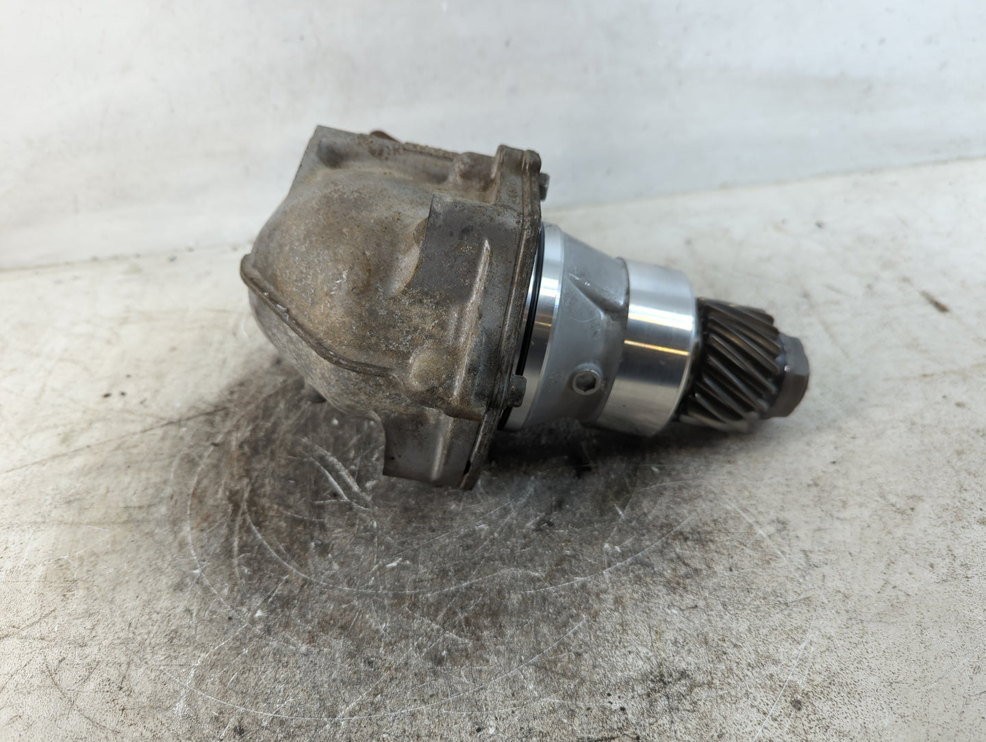 2016 Honda Cr-V Transfer Case Assembly P/N:5LJ:K493627 Fits OEM Used Auto Parts - Oemusedautoparts1.com
