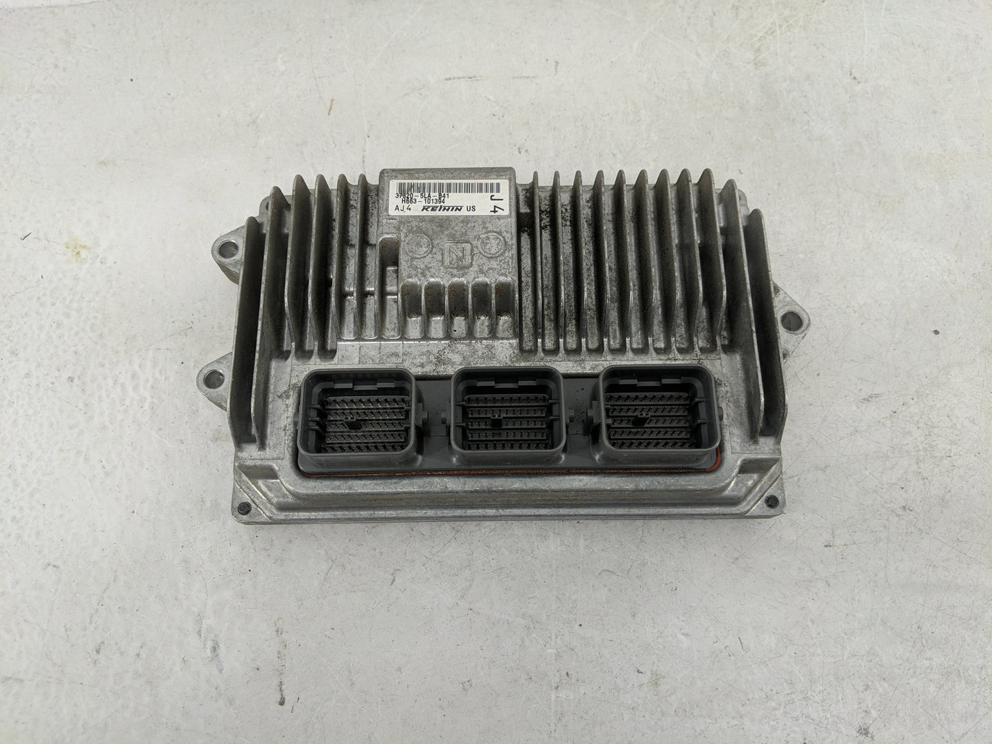 2016 Honda Crv PCM Engine Control Computer ECU ECM PCU OEM P/N:37820-5LA-B41 Fits OEM Used Auto Parts - Oemusedautoparts1.co