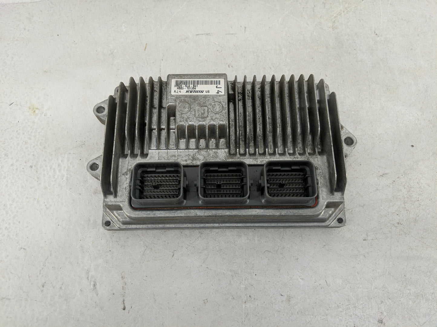 2016 Honda Crv PCM Engine Control Computer ECU ECM PCU OEM P/N:37820-5LA-B41 Fits OEM Used Auto Parts - Oemusedautoparts1.co