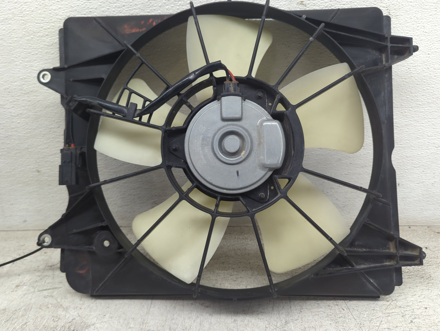 2016 Honda Crv Electric Radiator Cooling Fan Motor Assembly P/N:DENSO Fits Fits 2015 OEM Used Auto Parts - Oemusedautoparts1