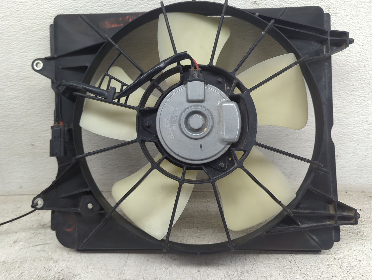 2016 Honda Crv Electric Radiator Cooling Fan Motor Assembly P/N:DENSO Fits Fits 2015 OEM Used Auto Parts - Oemusedautoparts1
