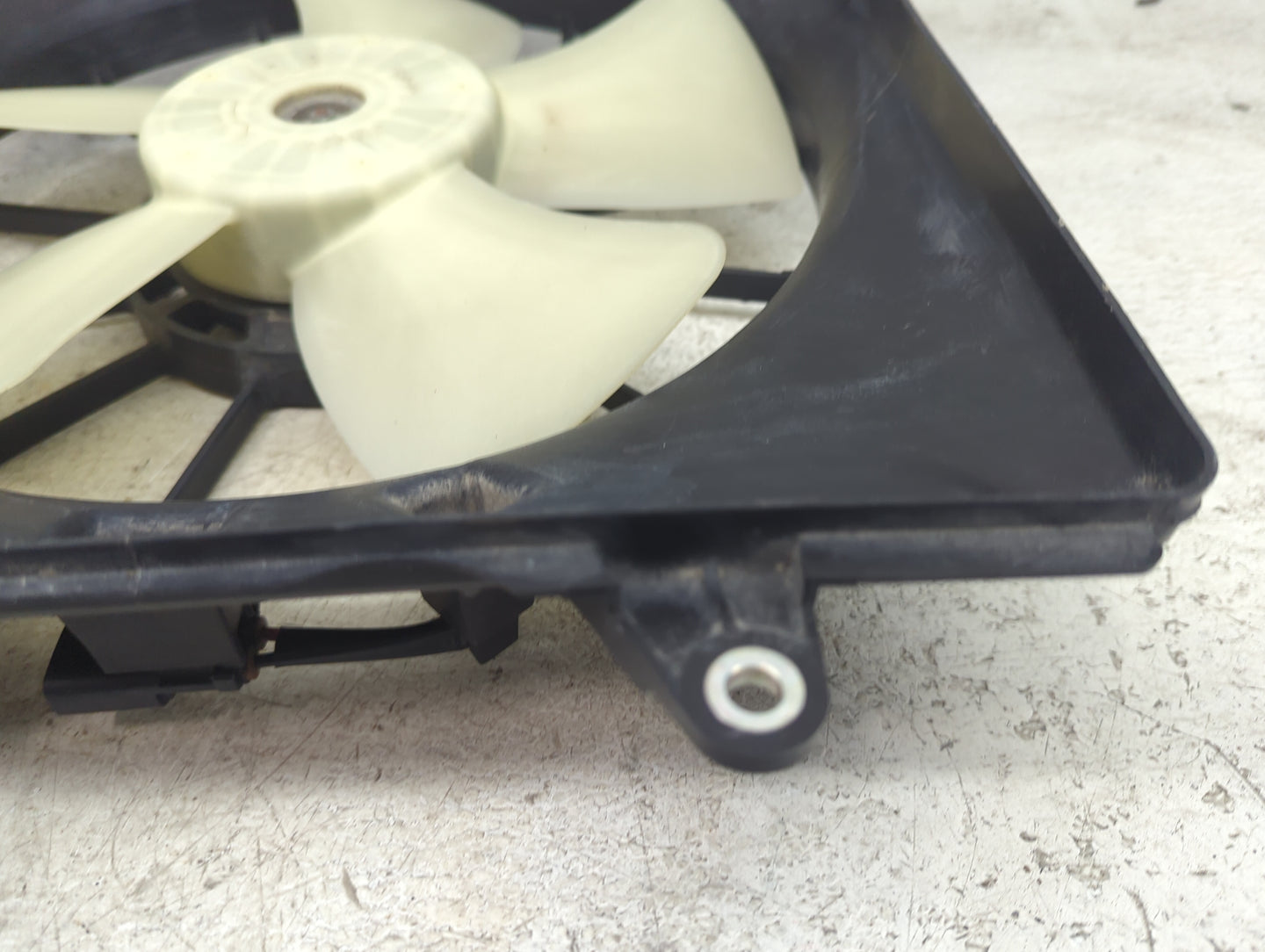2016 Honda Crv Electric Radiator Cooling Fan Motor Assembly P/N:DENSO Fits Fits 2015 OEM Used Auto Parts - Oemusedautoparts1