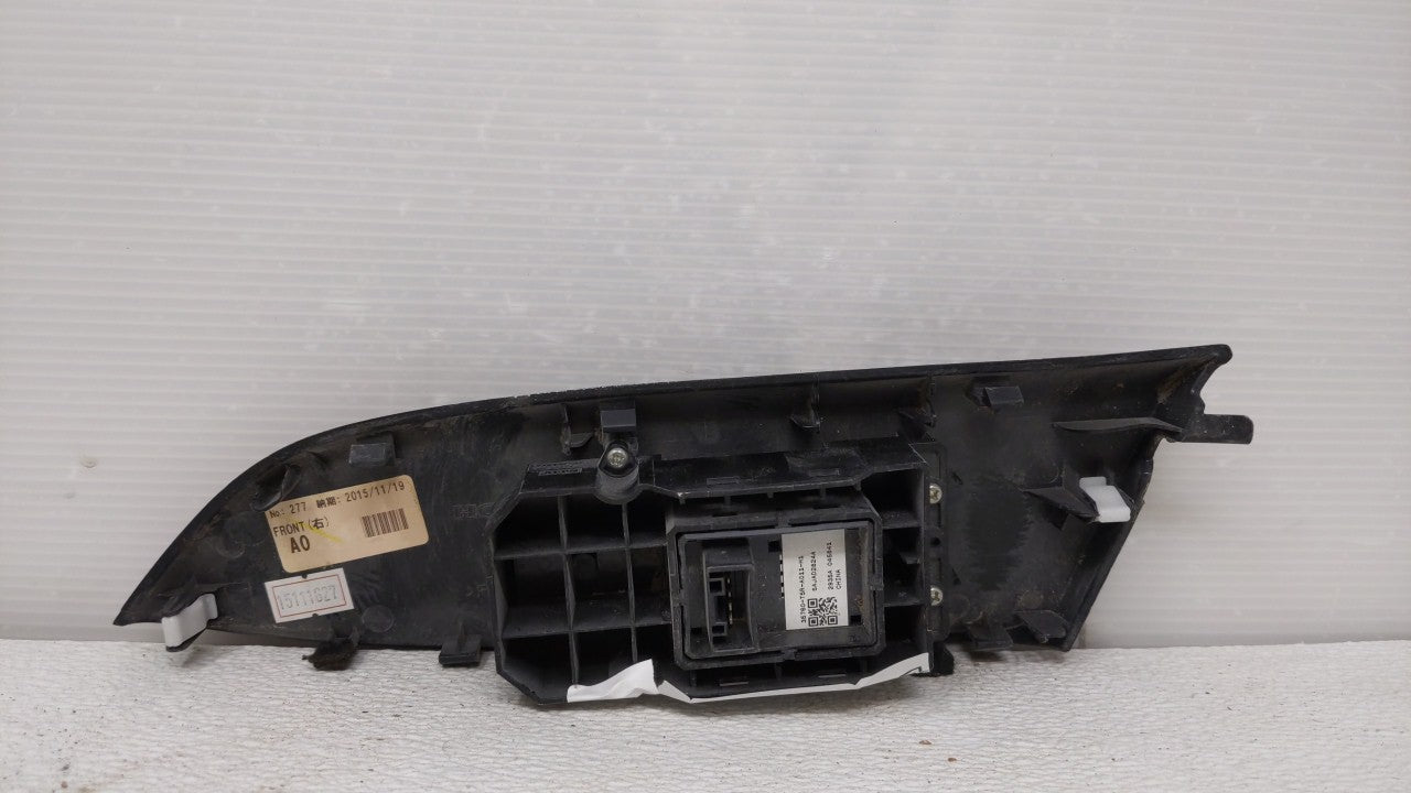 2016 Honda Fit Passeneger Right Power Window Switch 35760-t5r-a011-m1 - Oemusedautoparts1.com