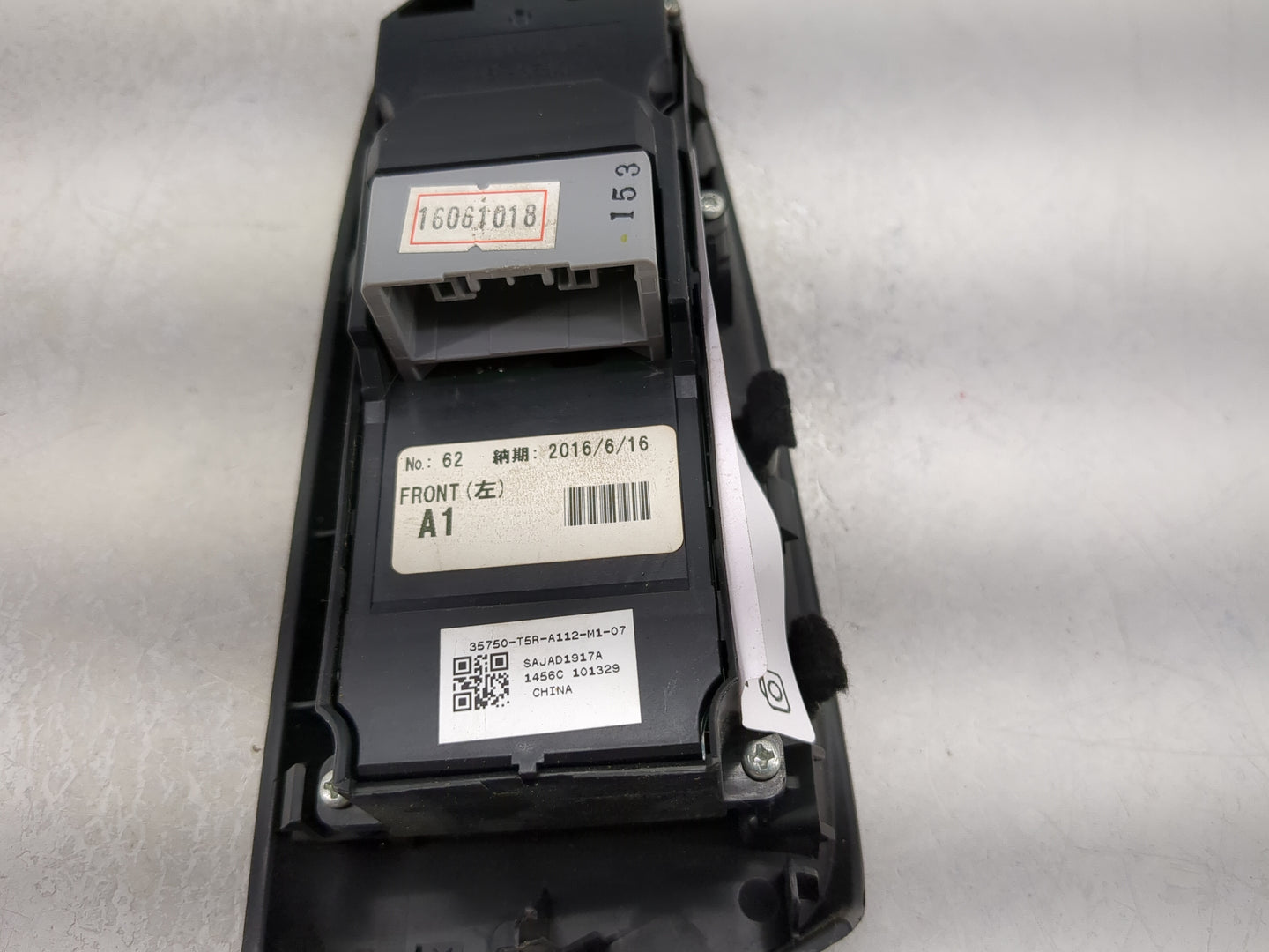 2015-2020 Honda Fit Master Power Window Switch Replacement Driver Side Left P/N:35750-T5R-A112-M1-07 Fits OEM Used Auto Part