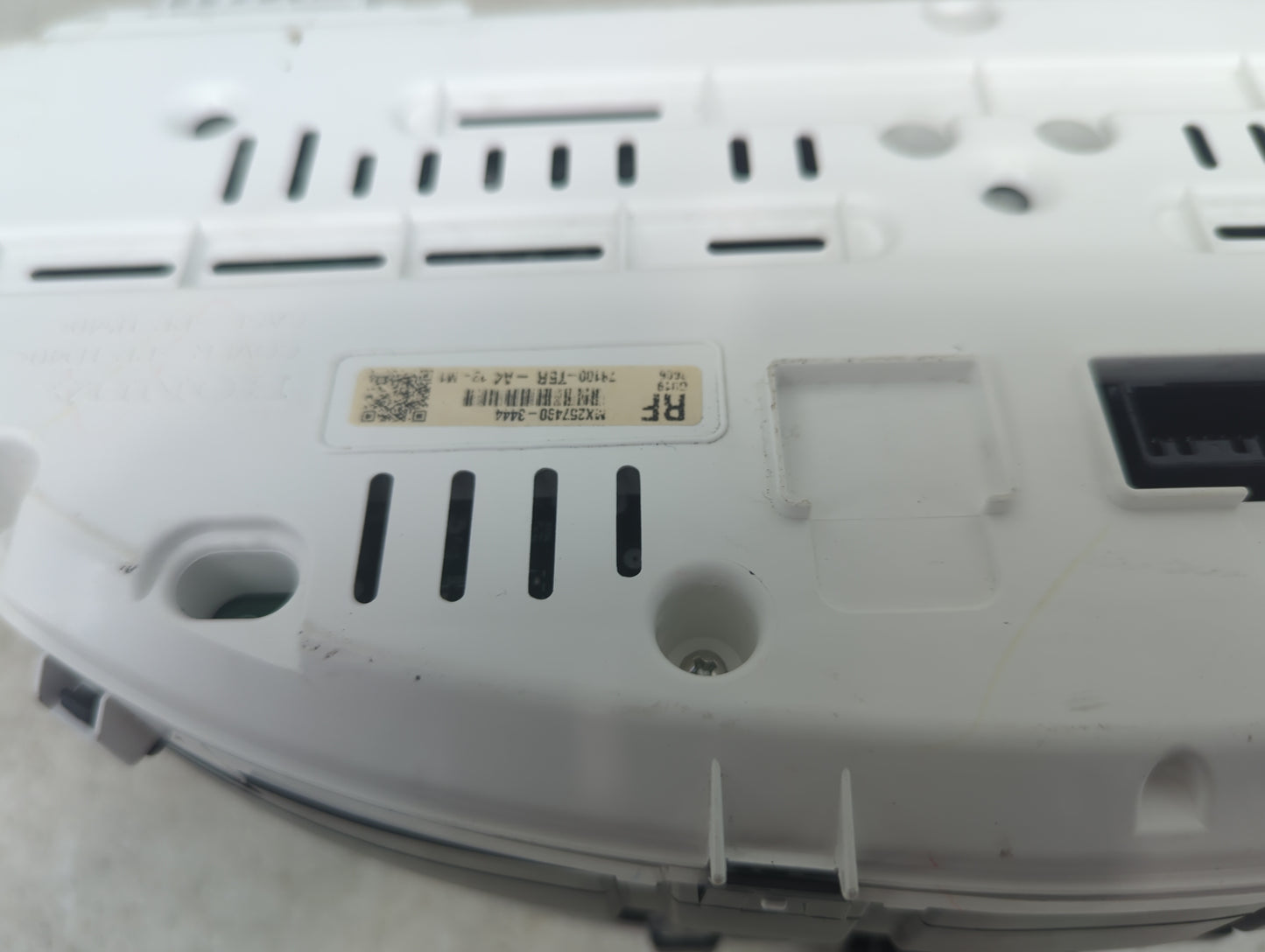 2015-2017 Honda Fit Instrument Cluster Speedometer Gauges P/N:78100-T5R-A4 MX2574B0-3444 Miles: Fits Fits 2015 2016 2017 OEM