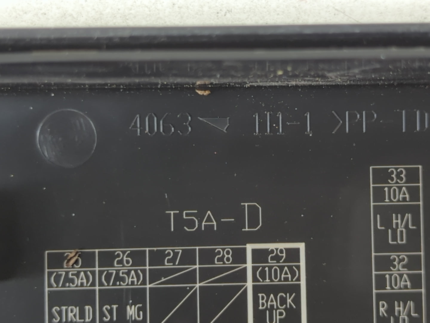 2016-2017 Honda Fit Fusebox Fuse Box Panel Relay Module P/N:4063 T5A-D Fits Fits 2016 2017 OEM Used Auto Parts - Oemusedauto