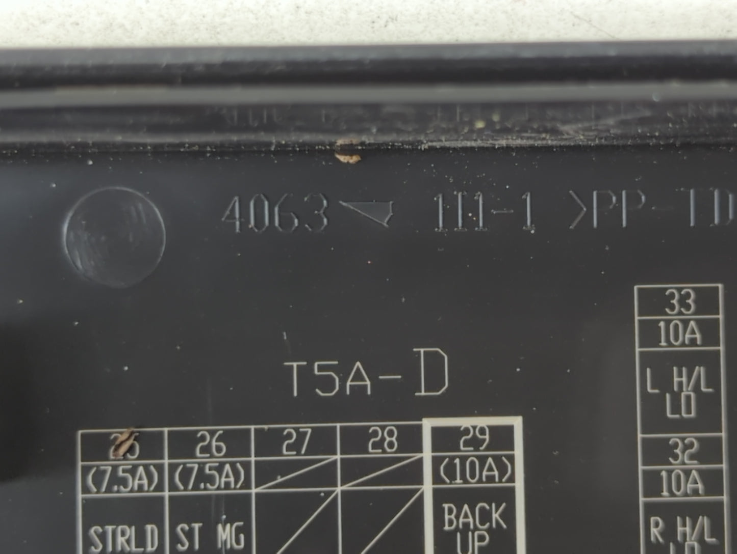 2016-2017 Honda Fit Fusebox Fuse Box Panel Relay Module P/N:4063 T5A-D Fits Fits 2016 2017 OEM Used Auto Parts - Oemusedauto