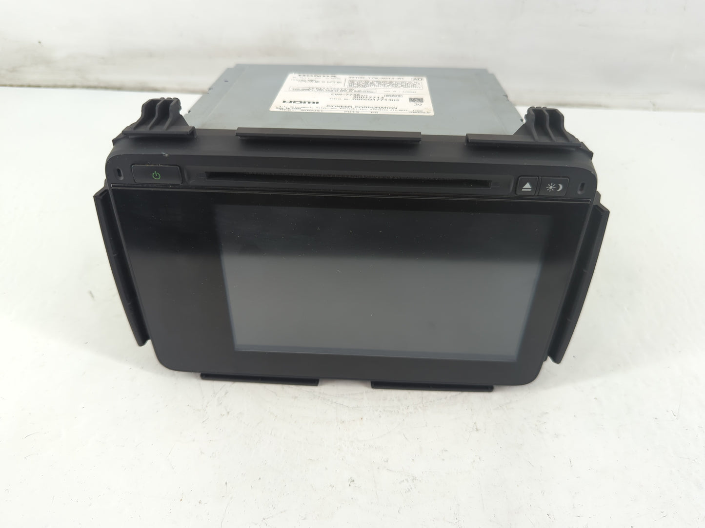 2016 Honda Hr-V Radio AM FM Cd Player Receiver Replacement P/N:39100-T7W-A013-M1 Fits OEM Used Auto Parts - Oemusedautoparts