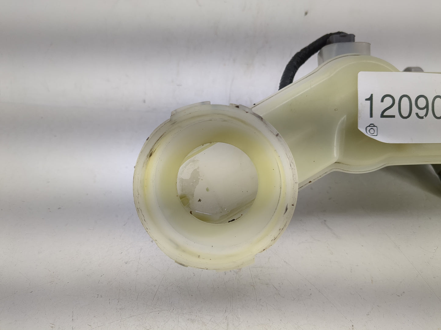2016-2022 Honda Hr-v Brake Master Cylinder 1209093 - Oemusedautoparts1.com