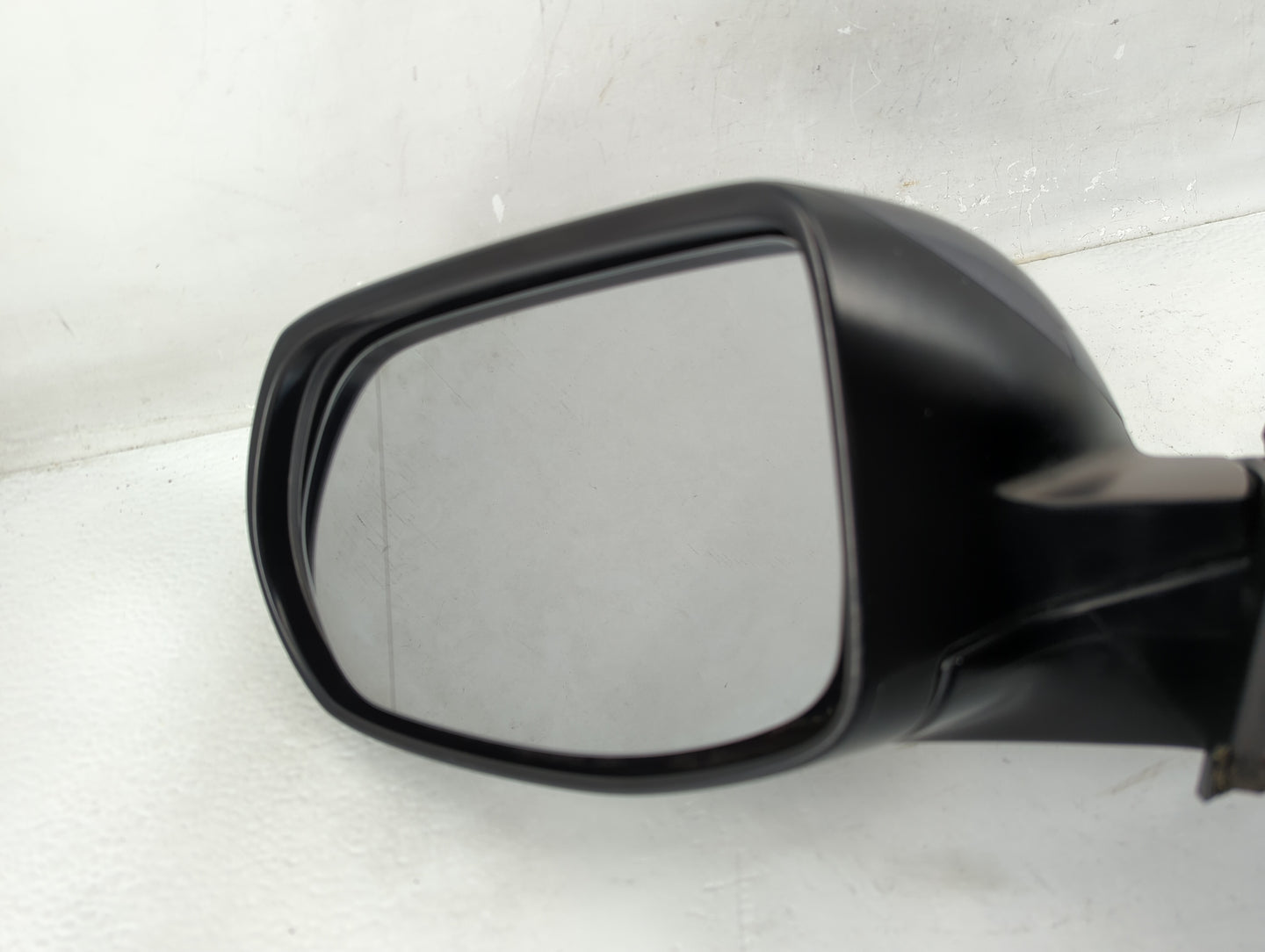 2016 Honda Hr-V Side Mirror Replacement Driver Left View Door Mirror Fits OEM Used Auto Parts - Oemusedautoparts1.com