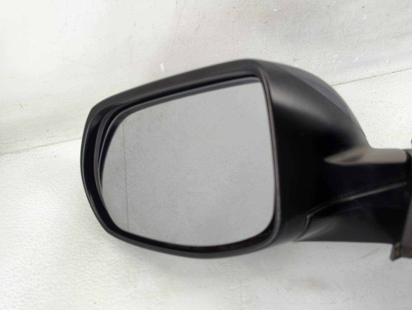 2016 Honda Hr-V Side Mirror Replacement Driver Left View Door Mirror Fits OEM Used Auto Parts - Oemusedautoparts1.com