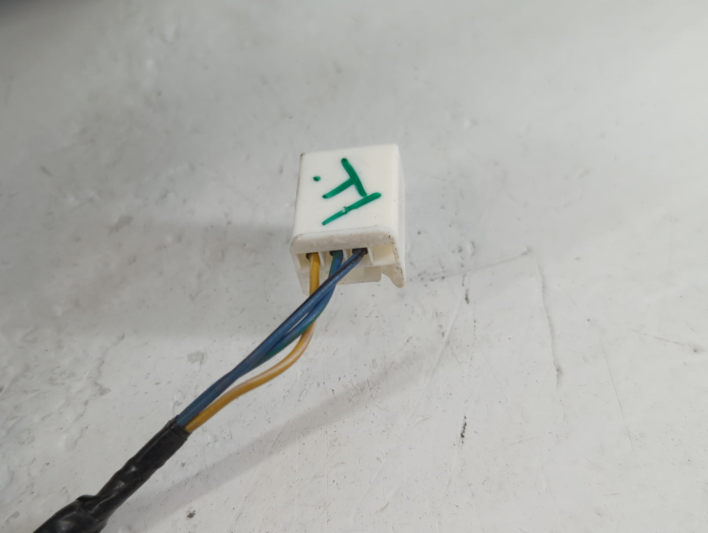 2016 Honda Hr-V Side Mirror Replacement Passenger Right View Door Mirror Fits OEM Used Auto Parts - Oemusedautoparts1.com