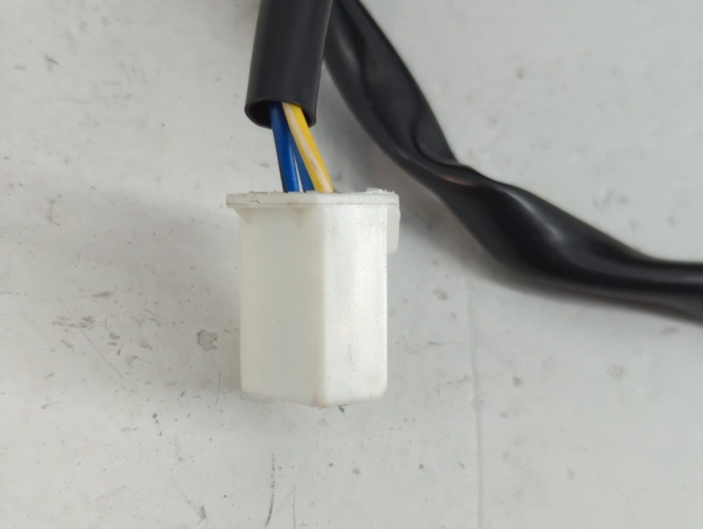 2016 Honda Hr-V Side Mirror Replacement Passenger Right View Door Mirror Fits OEM Used Auto Parts - Oemusedautoparts1.com