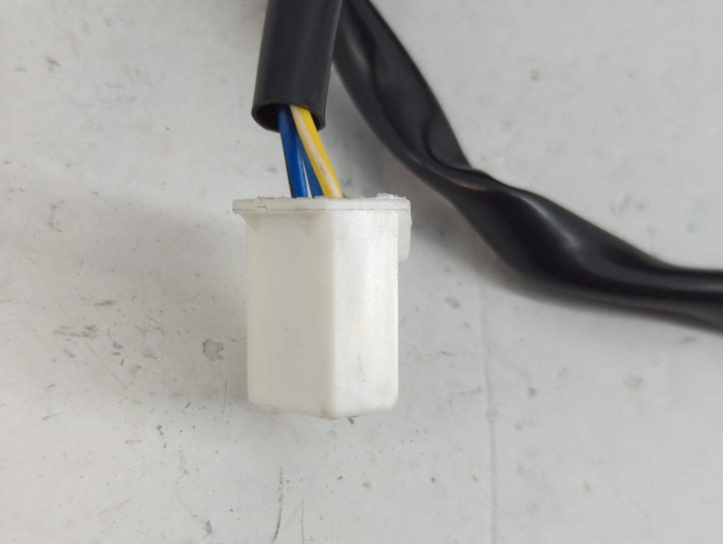 2016 Honda Hr-V Side Mirror Replacement Passenger Right View Door Mirror Fits OEM Used Auto Parts - Oemusedautoparts1.com