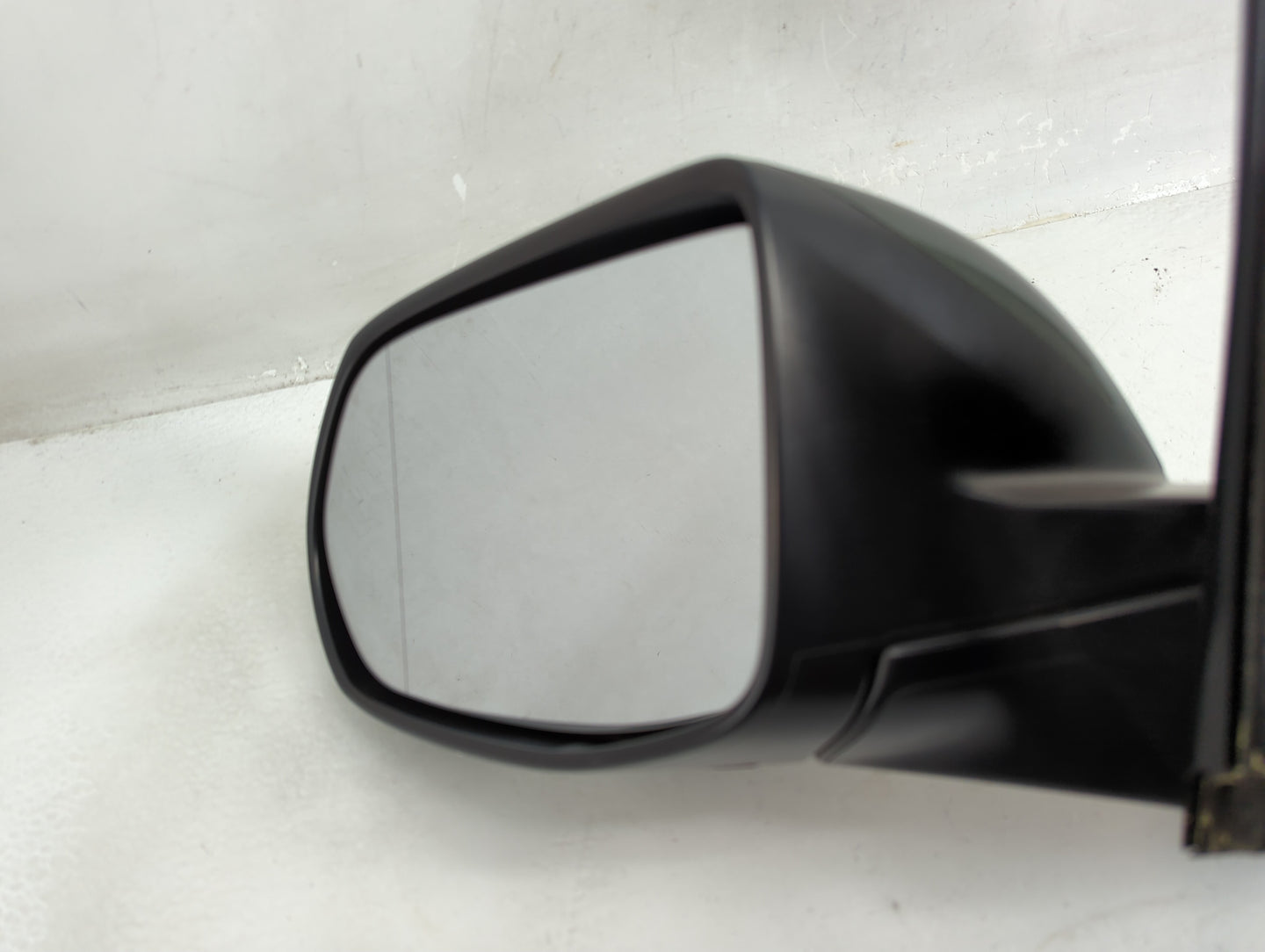 2016 Honda Hr-V Side Mirror Replacement Driver Left View Door Mirror Fits OEM Used Auto Parts - Oemusedautoparts1.com