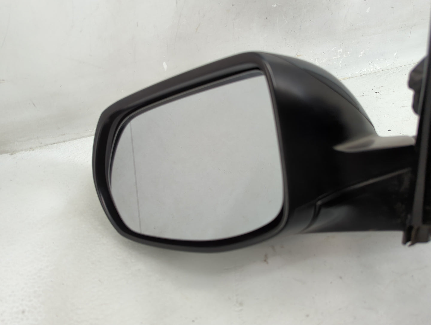 2016 Honda Hr-V Side Mirror Replacement Driver Left View Door Mirror Fits OEM Used Auto Parts - Oemusedautoparts1.com