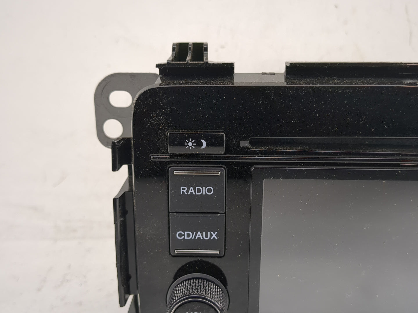 2016 Honda Hr-V Radio AM FM Cd Player Receiver Replacement P/N:39100-T7W-A710-M1 Fits OEM Used Auto Parts - Oemusedautoparts