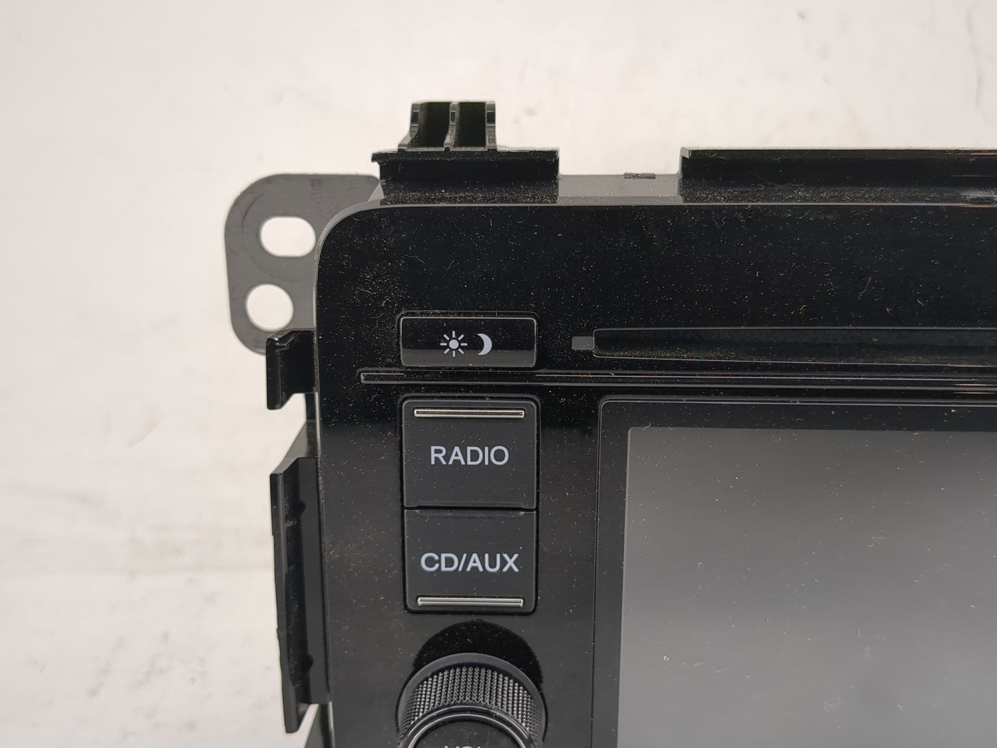 2016 Honda Hr-V Radio AM FM Cd Player Receiver Replacement P/N:39100-T7W-A710-M1 Fits OEM Used Auto Parts - Oemusedautoparts