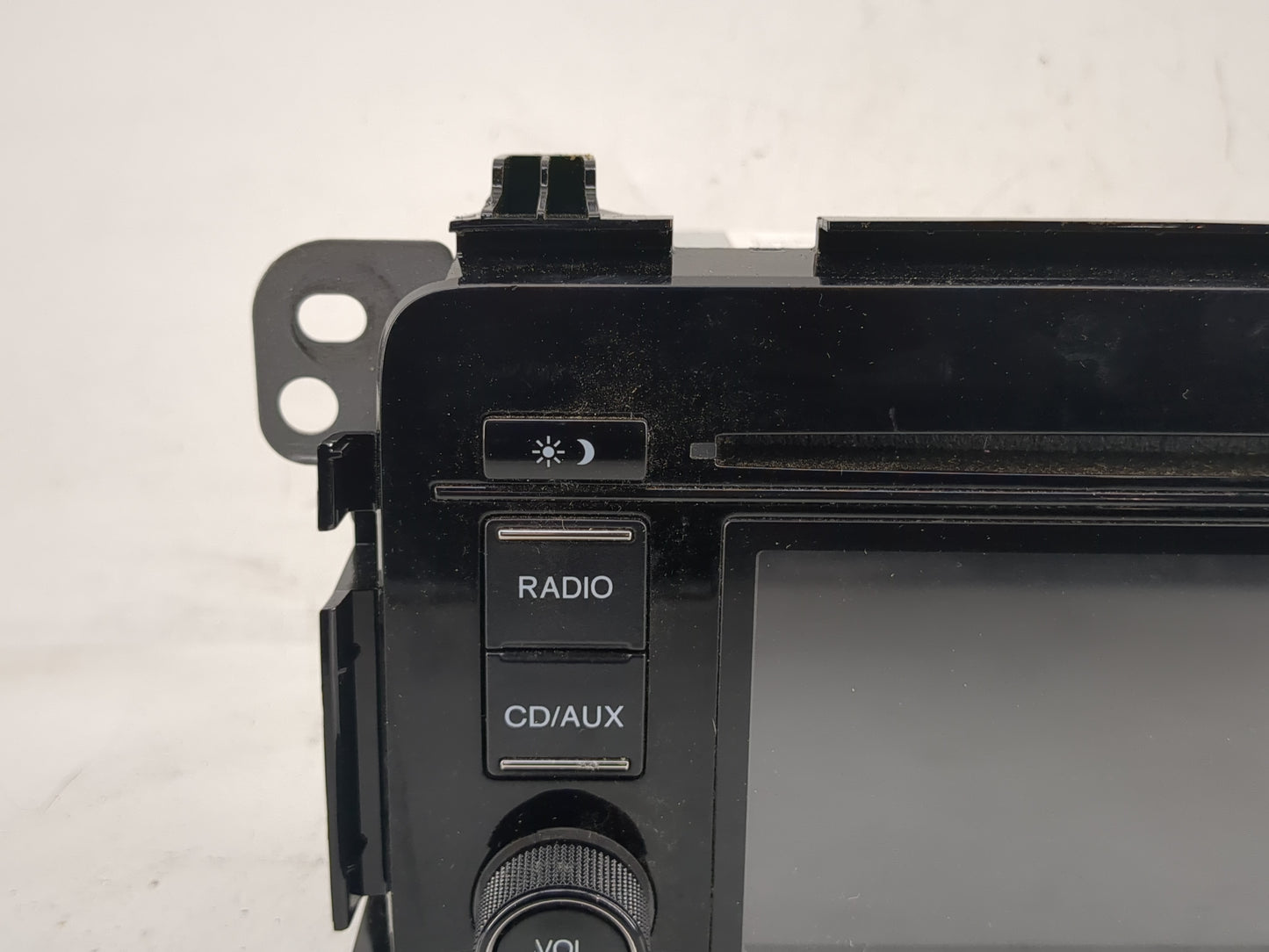 2016 Honda Hr-V Radio AM FM Cd Player Receiver Replacement P/N:39100-T7W-A710-M1 Fits OEM Used Auto Parts - Oemusedautoparts