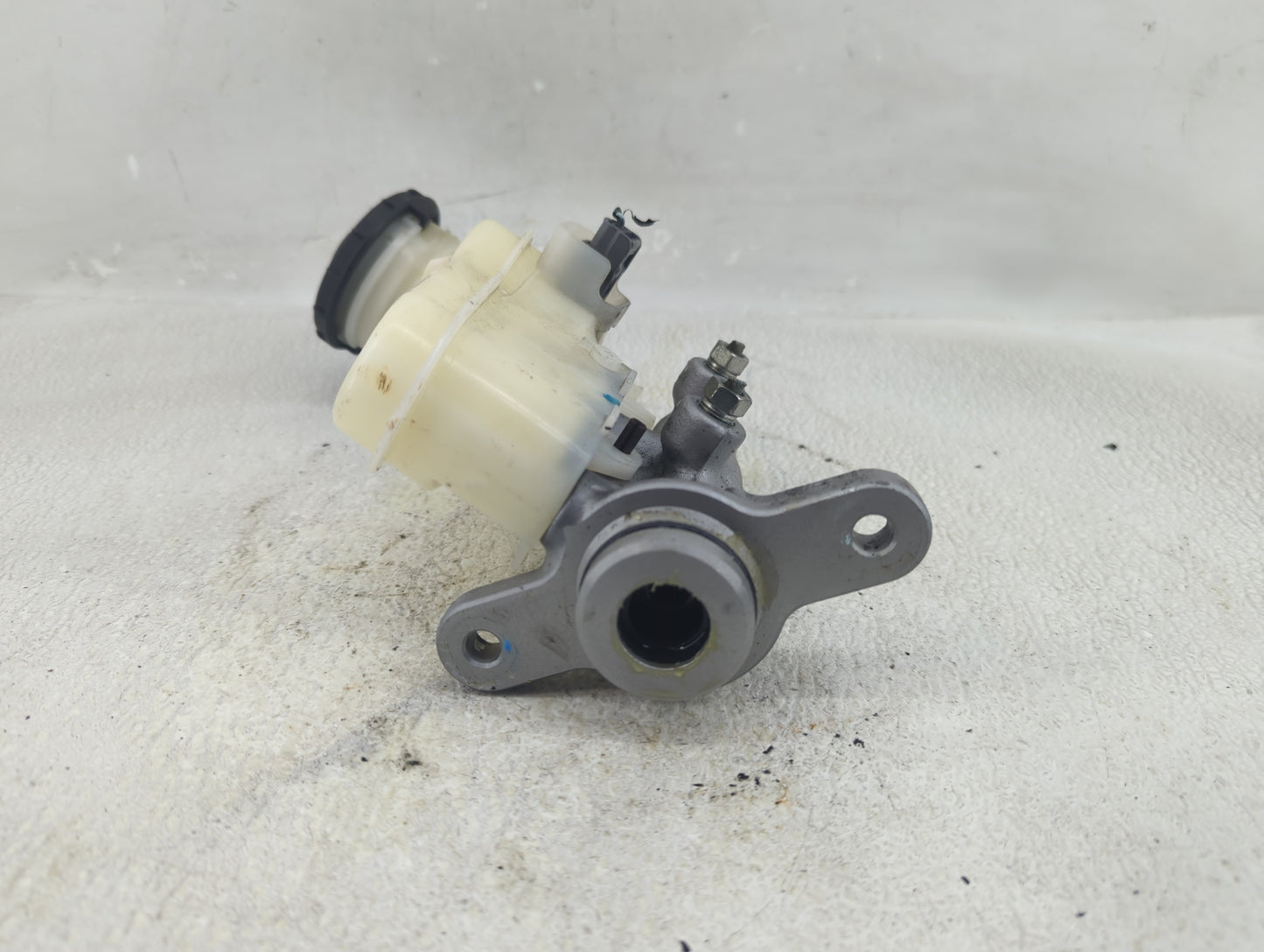 2016-2022 Honda Hr-v Brake Master Cylinder 1290498 - Oemusedautoparts1.com