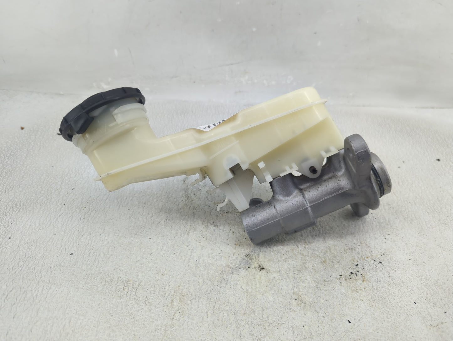 2016-2022 Honda Hr-v Brake Master Cylinder 1290498 - Oemusedautoparts1.com
