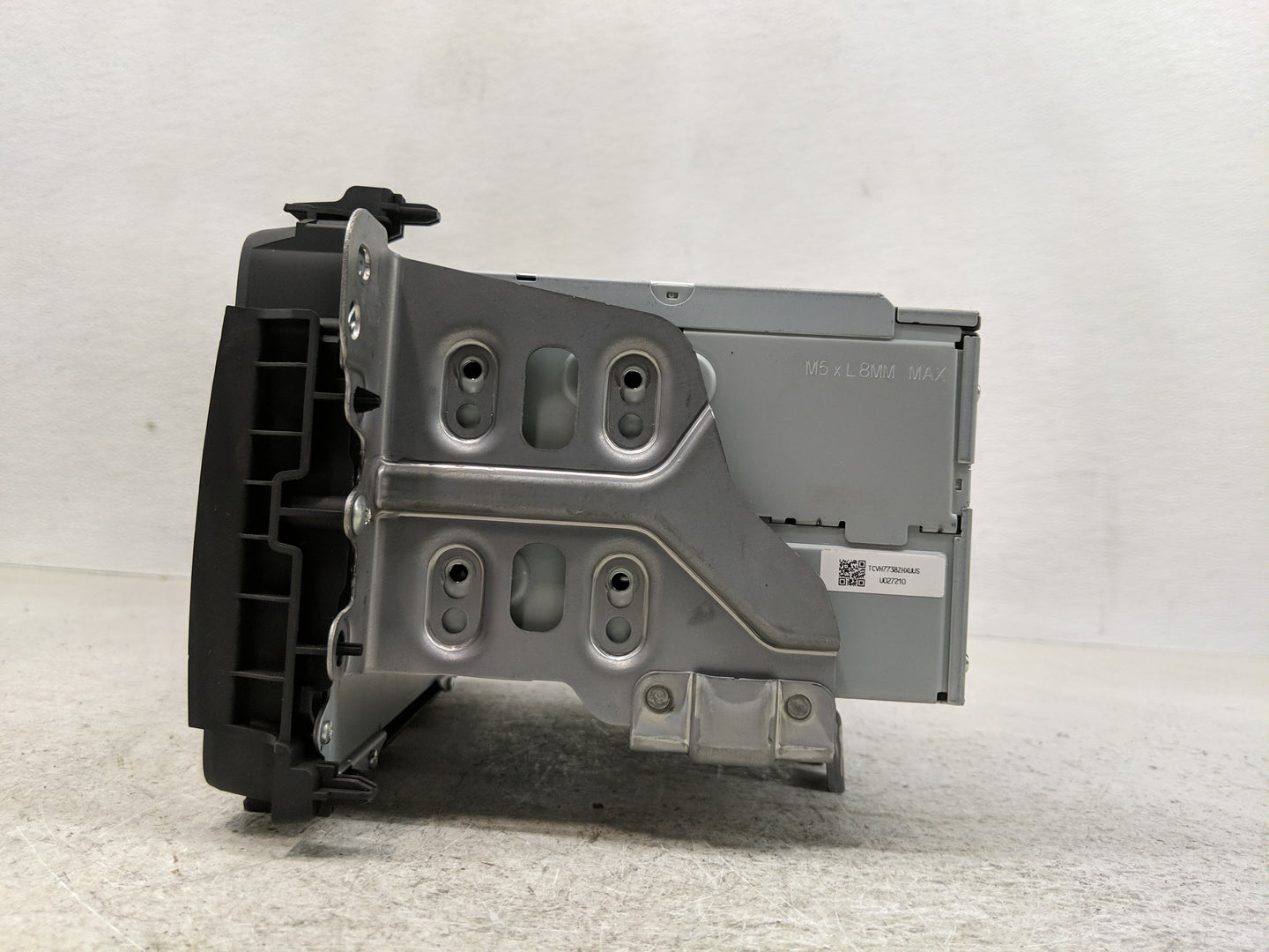 2016 Honda Hr-V Radio AM FM Cd Player Receiver Replacement P/N:39100-T7W-A014-M1 Fits OEM Used Auto Parts - Oemusedautoparts
