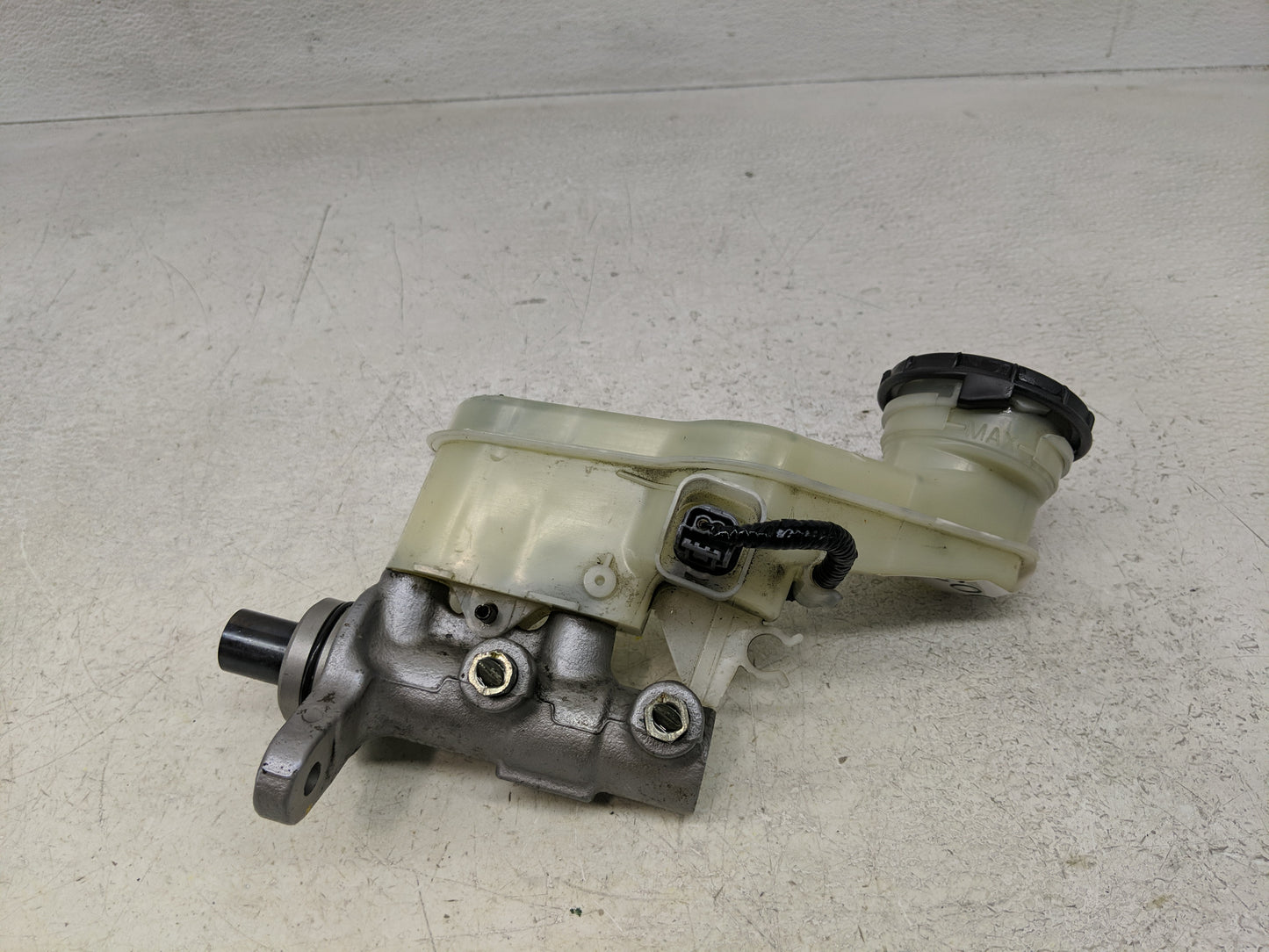 2016-2022 Honda Hr-v Brake Master Cylinder 1300380 - Oemusedautoparts1.com
