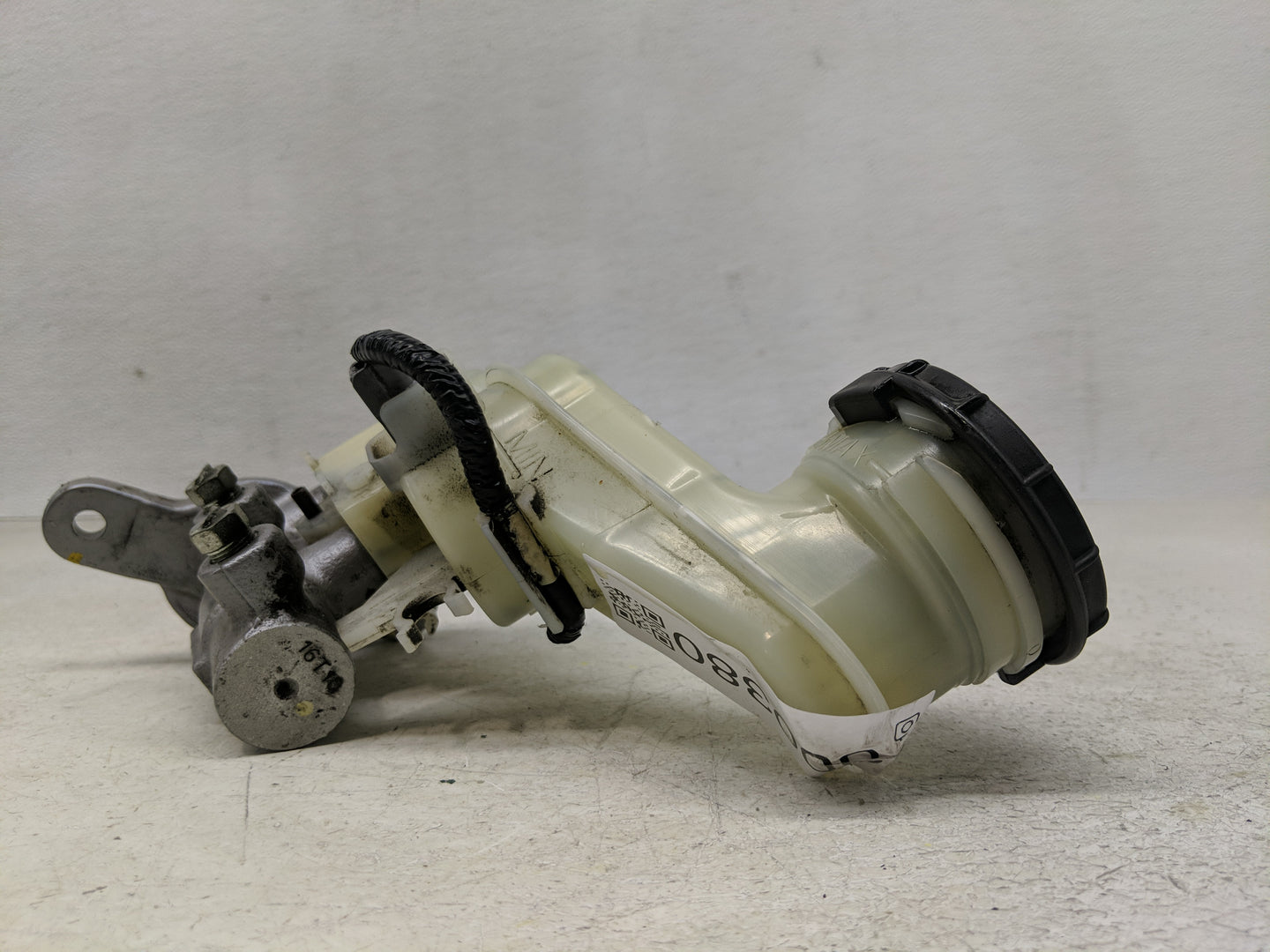 2016-2022 Honda Hr-v Brake Master Cylinder 1300380 - Oemusedautoparts1.com