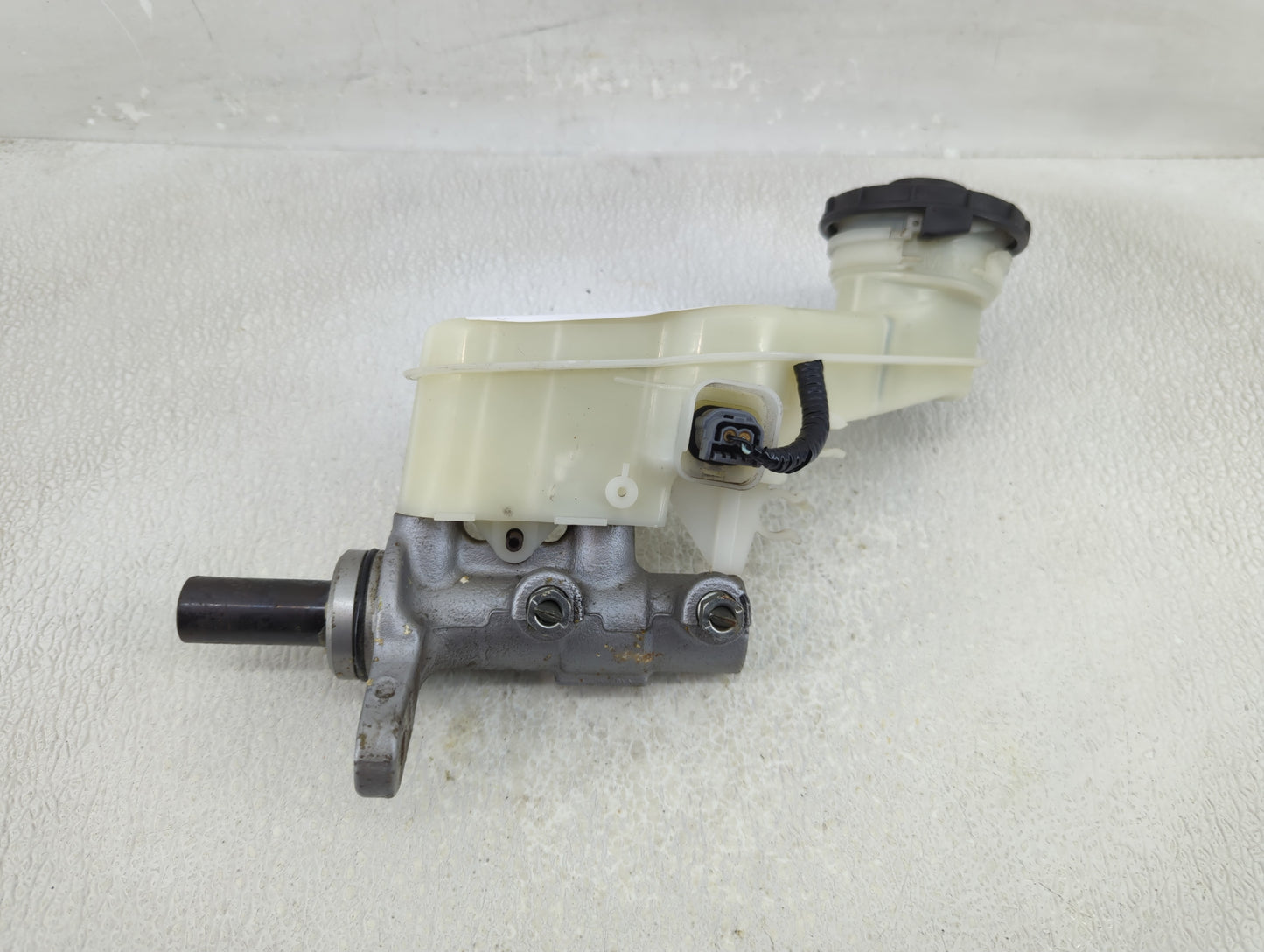 2016-2022 Honda Hr-v Brake Master Cylinder 1312494 - Oemusedautoparts1.com
