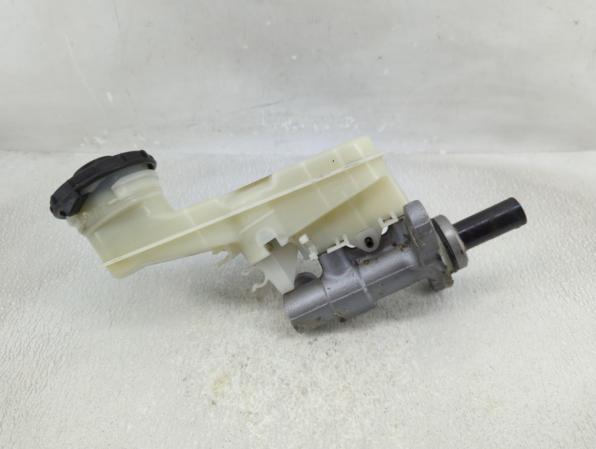 2016-2022 Honda Hr-v Brake Master Cylinder 1312494 - Oemusedautoparts1.com