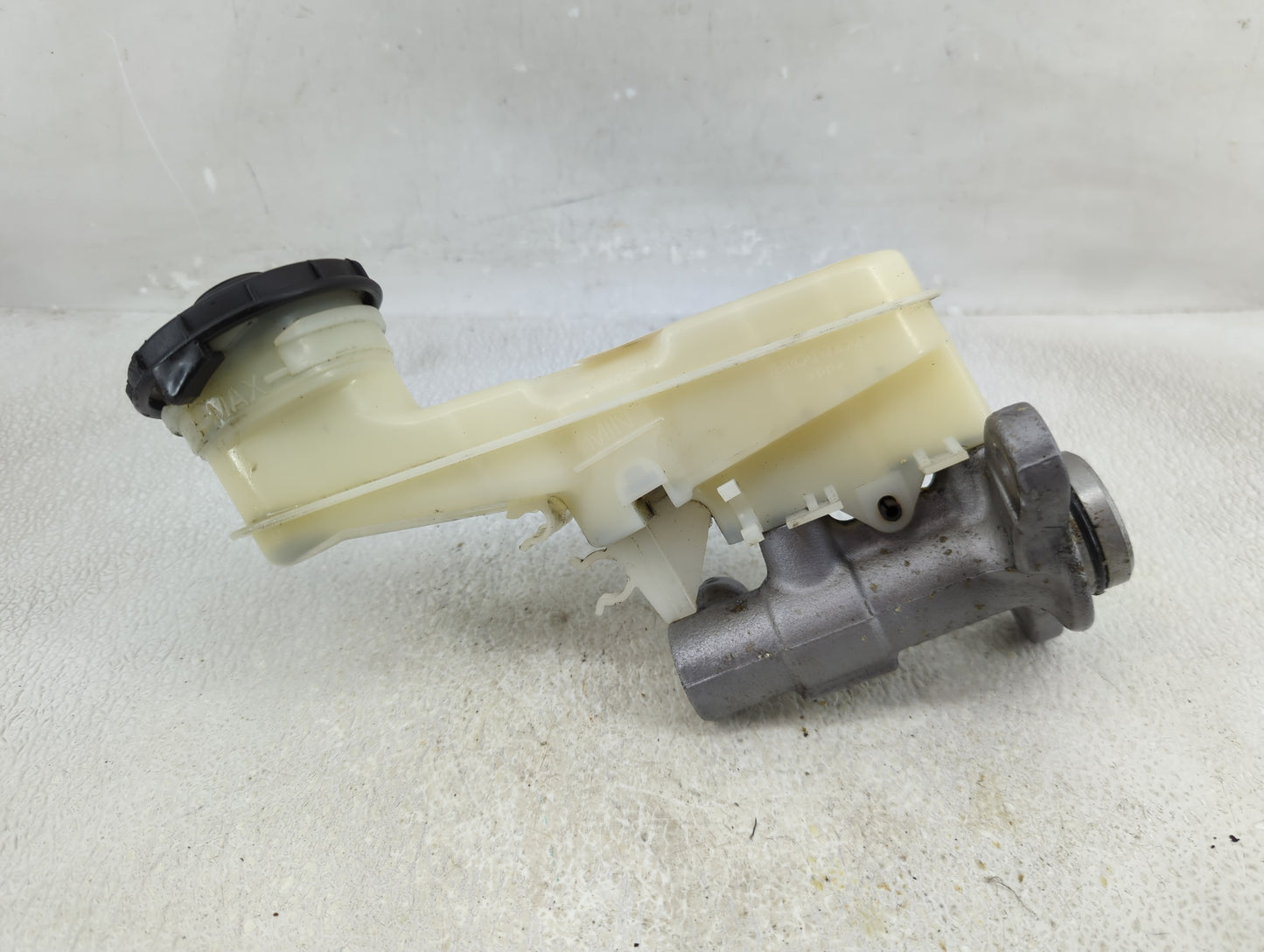 2016-2022 Honda Hr-v Brake Master Cylinder 1312609 - Oemusedautoparts1.com