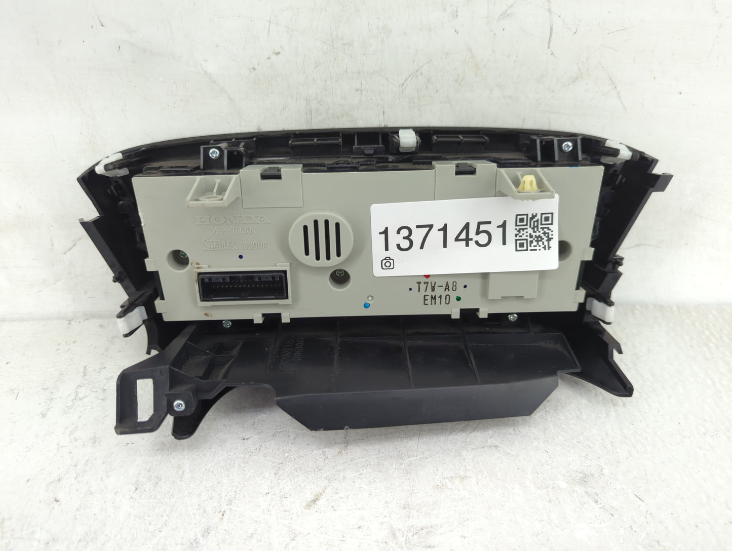 2016-2022 Honda Hr-V Climate Control Module Temperature AC/Heater Replacement P/N:T7W-A8 Fits OEM Used Auto Parts - Oemuseda
