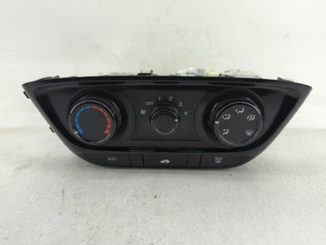 2016-2022 Honda Hr-V Climate Control Module Temperature AC/Heater Replacement P/N:L5609-40-01 Fits OEM Used Auto Parts - Oem