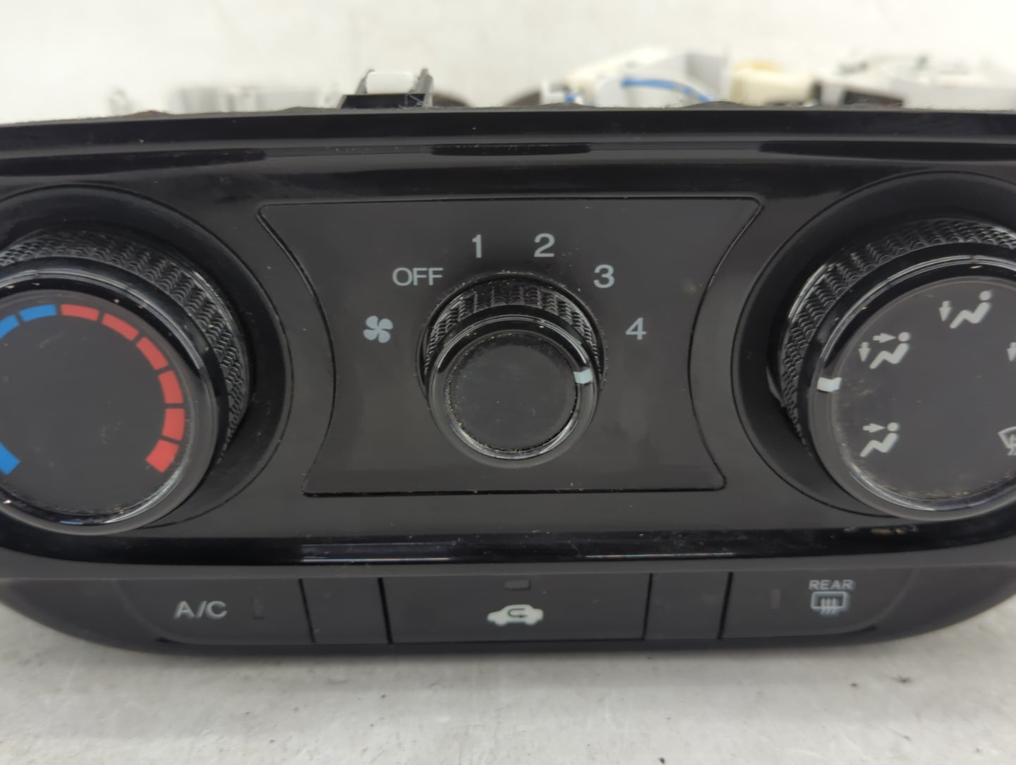 2016-2022 Honda Hr-V Climate Control Module Temperature AC/Heater Replacement P/N:L5609-40-01 Fits OEM Used Auto Parts - Oem