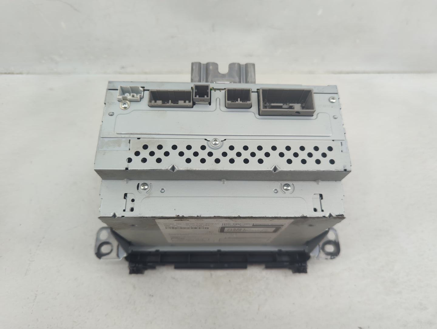 2016 Honda Hr-V Radio AM FM Cd Player Receiver Replacement P/N:39100-T7W-A710-M1 Fits OEM Used Auto Parts - Oemusedautoparts