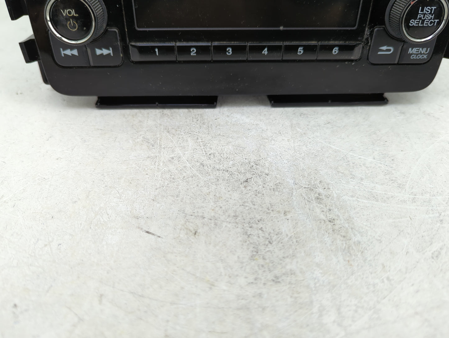 2016 Honda Hr-V Radio AM FM Cd Player Receiver Replacement P/N:39100-T7W-A710-M1 Fits OEM Used Auto Parts - Oemusedautoparts