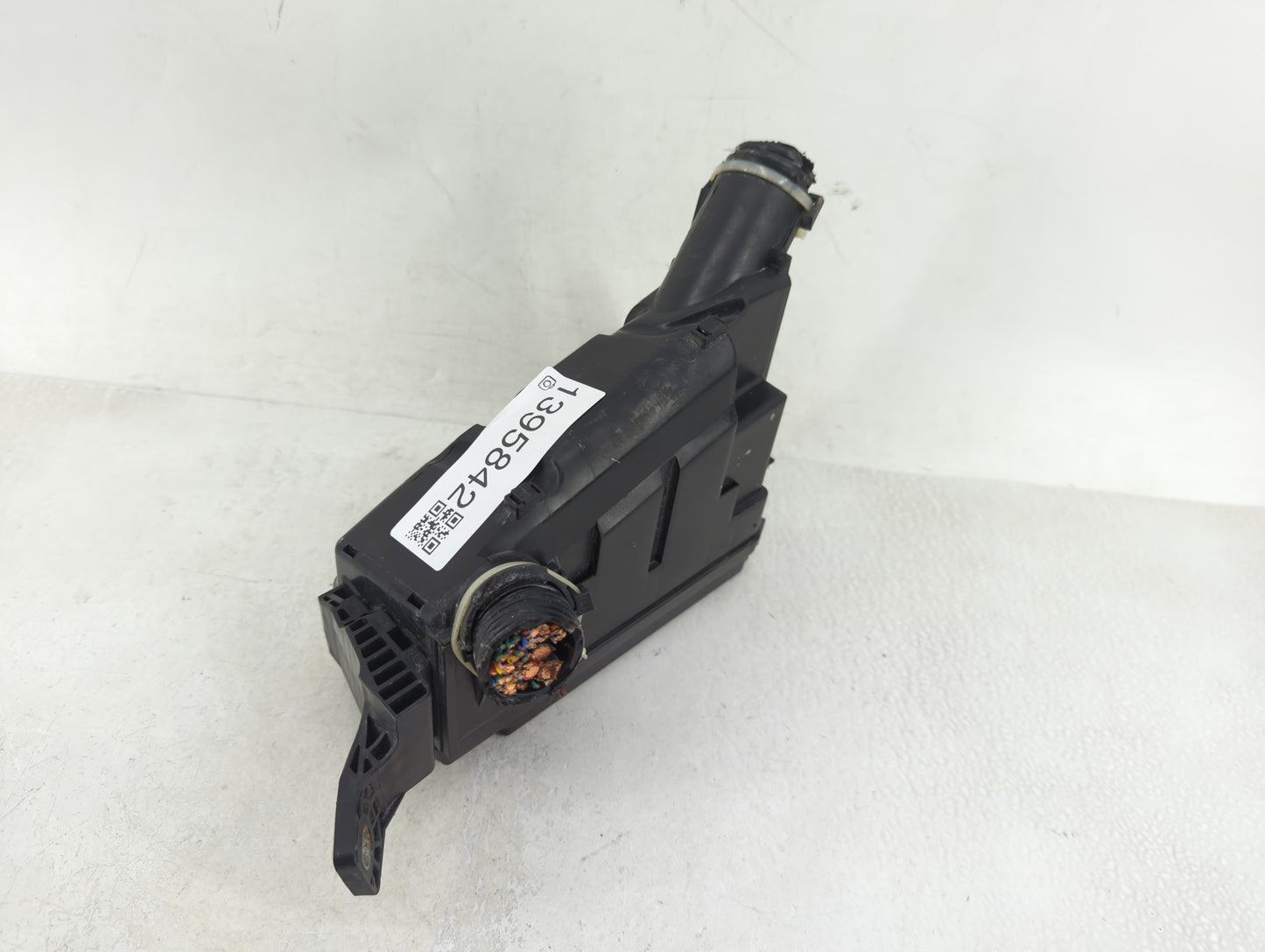2016-2018 Honda Hr-V Fusebox Fuse Box Panel Relay Module Fits Fits 2016 2017 2018 OEM Used Auto Parts - Oemusedautoparts1.co
