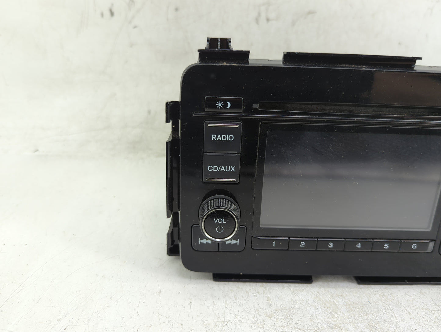 2016 Honda Hr-V Radio AM FM Cd Player Receiver Replacement P/N:39100-T7W-A710-M1 Fits OEM Used Auto Parts - Oemusedautoparts