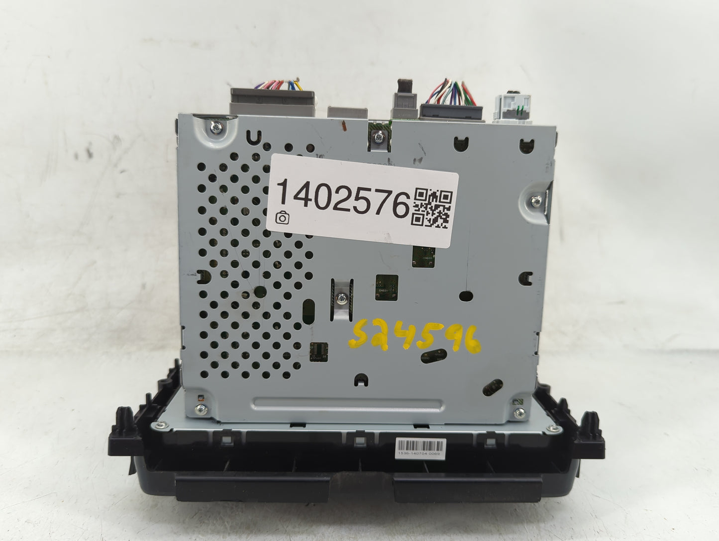 2016 Honda Hr-V Radio AM FM Cd Player Receiver Replacement P/N:39100-T7W-A710-M1 Fits OEM Used Auto Parts - Oemusedautoparts