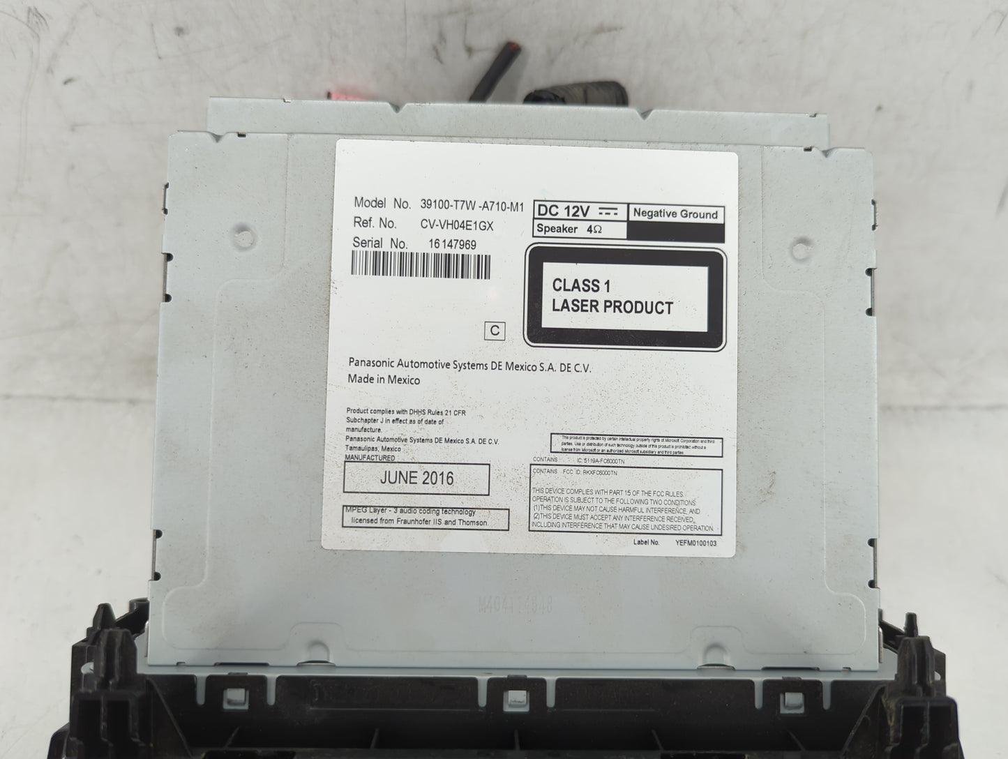 2016 Honda Hr-V Radio AM FM Cd Player Receiver Replacement P/N:39100-T7W-A710-M1 Fits OEM Used Auto Parts - Oemusedautoparts