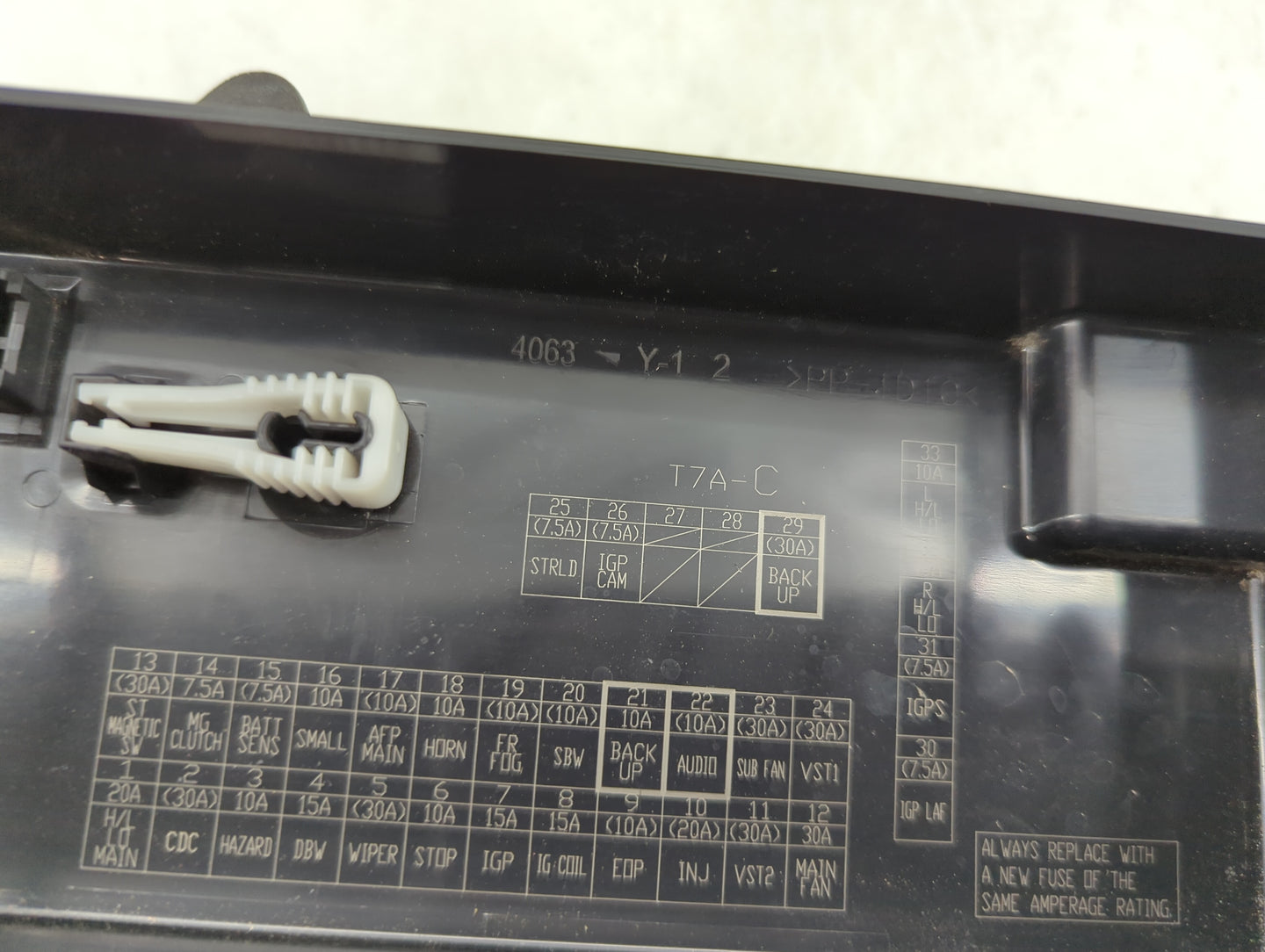 2016-2018 Honda Hr-V Fusebox Fuse Box Panel Relay Module Fits Fits 2016 2017 2018 OEM Used Auto Parts - Oemusedautoparts1.co
