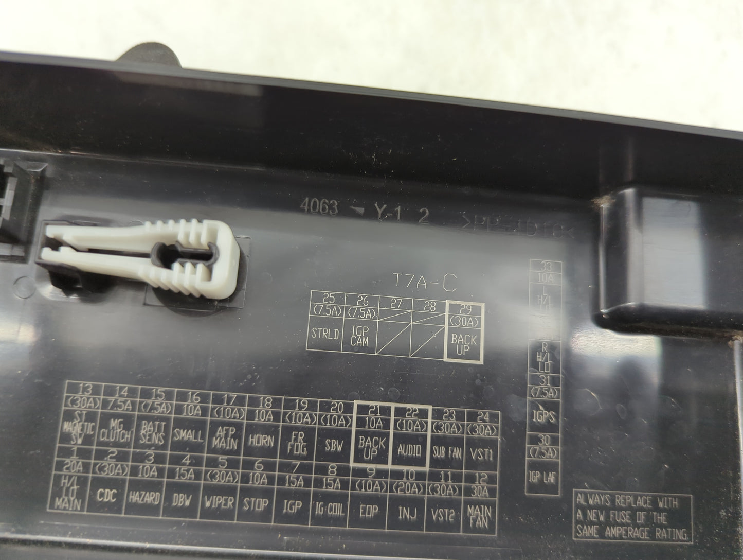 2016-2018 Honda Hr-V Fusebox Fuse Box Panel Relay Module Fits Fits 2016 2017 2018 OEM Used Auto Parts - Oemusedautoparts1.co