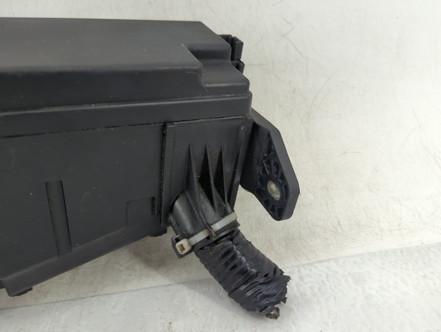 2016-2018 Honda Hr-V Fusebox Fuse Box Panel Relay Module P/N:32120-T7S-A11 Fits Fits 2016 2017 2018 OEM Used Auto Parts - Oe