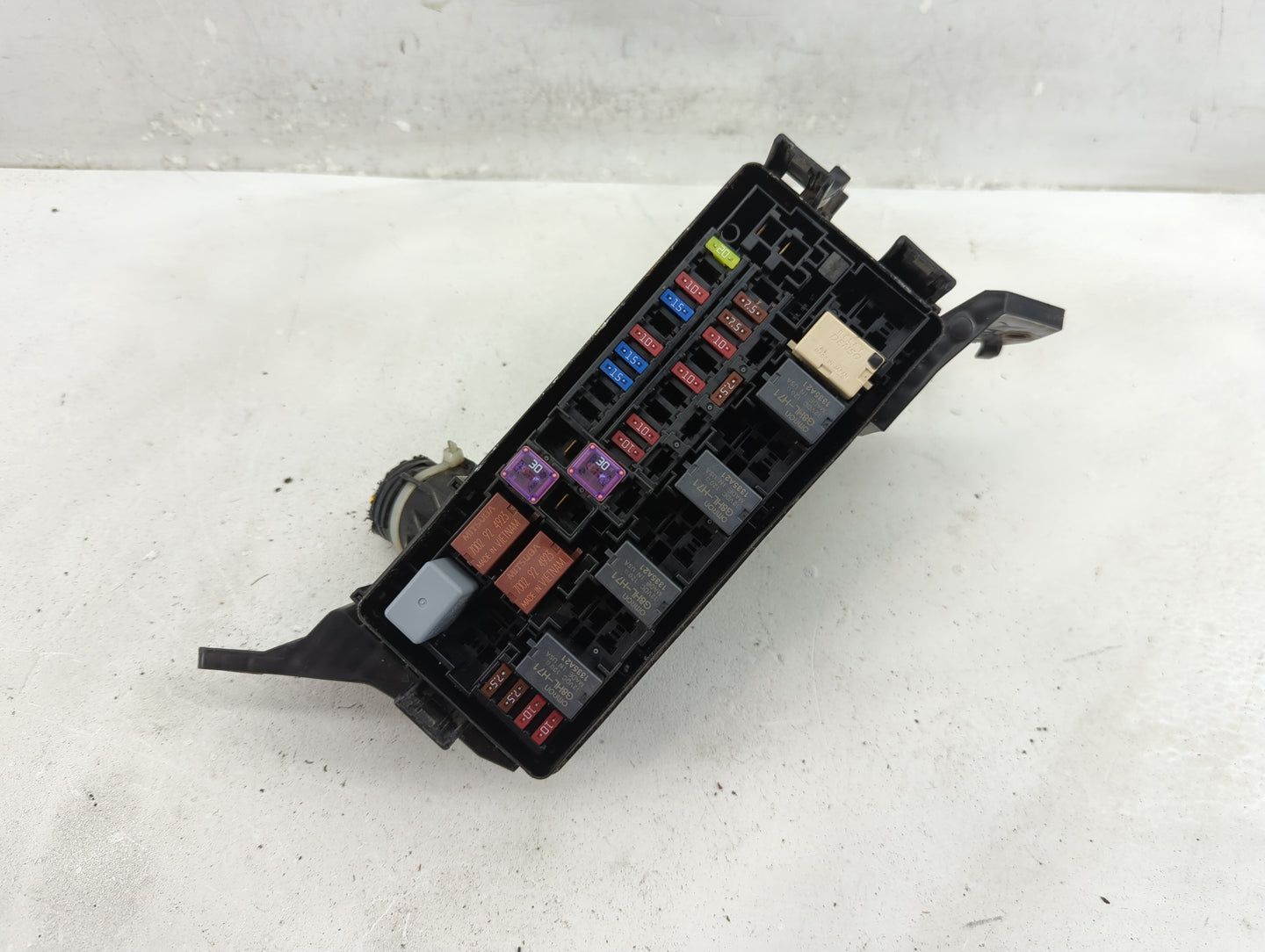 2016-2018 Honda Hr-V Fusebox Fuse Box Panel Relay Module Fits Fits 2016 2017 2018 OEM Used Auto Parts - Oemusedautoparts1.co