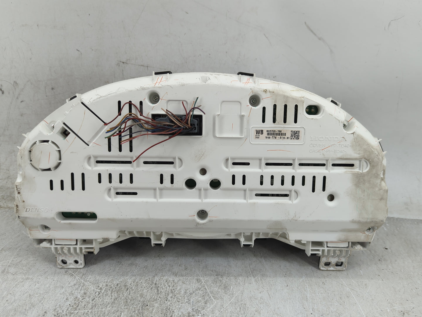 2016-2022 Honda Hr-V Instrument Cluster Speedometer Gauges P/N:78100-T7W-A120-M1 MX257520-7950 Fits OEM Used Auto Parts - Oe